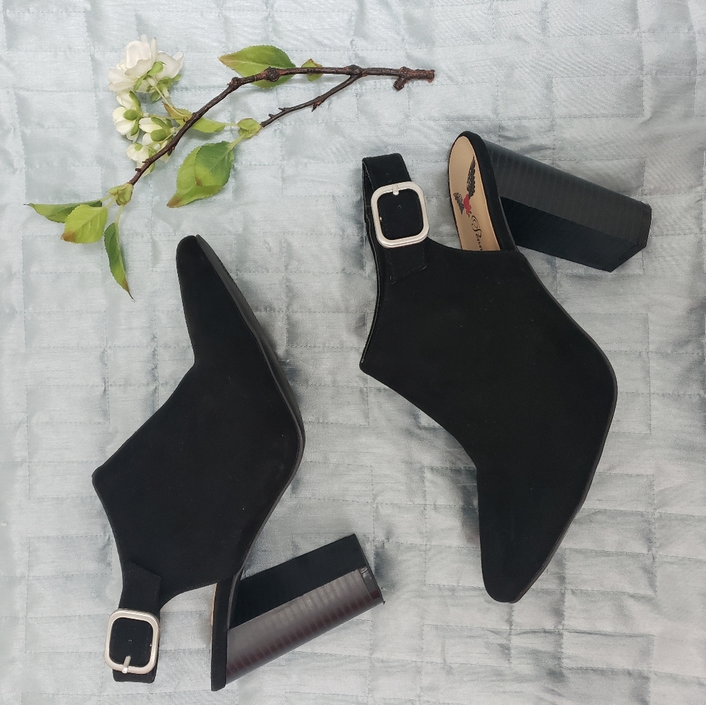 Trending 🎉 black sling back mules